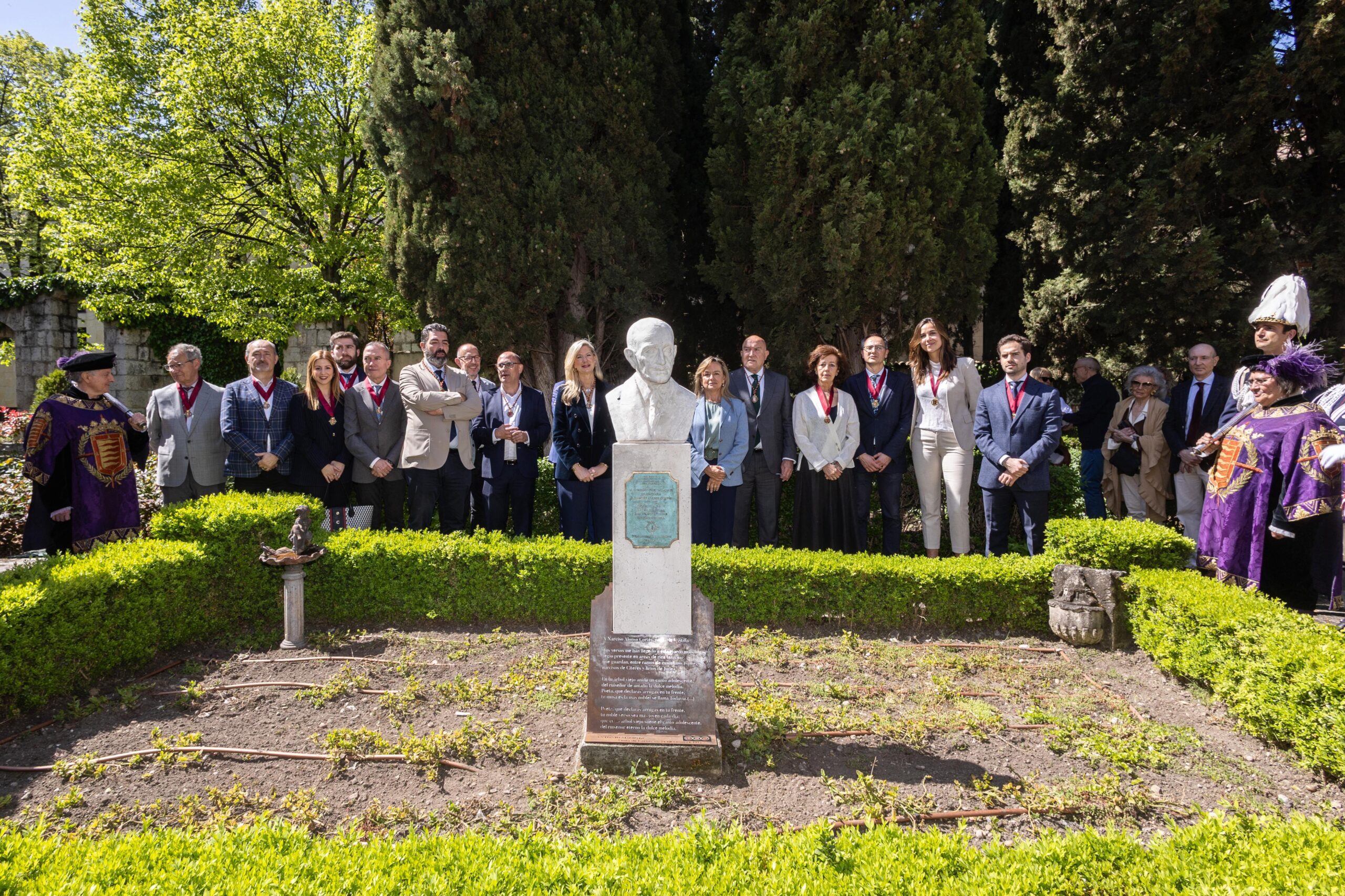 El Ayuntamiento inaugura una placa en homenaje a Narciso Alonso Cortés en la Casa de Zorrilla